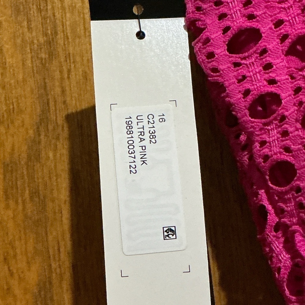 Carmen Marc Valvo Ultra Pink Crochet Overlay One Piece Swimsuit Size 16 - NWT - Picture 6 of 6